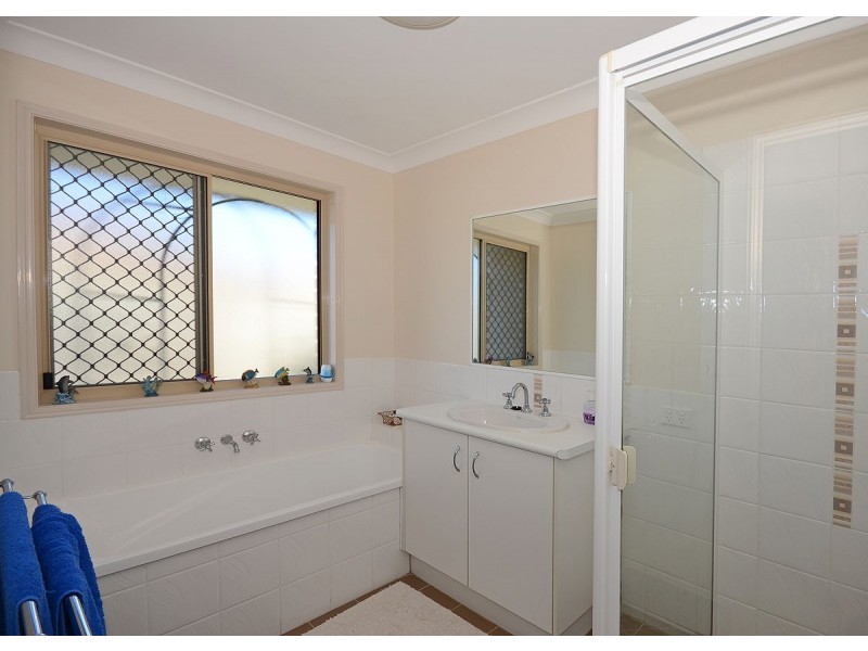 136 Emerald Park Way, Urangan QLD 4655