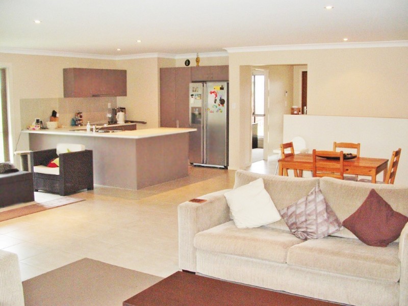 23 Bay Breeze Close, Wondunna QLD 4655