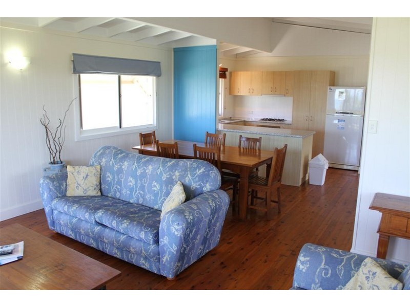 9 Williams Avenue, Fraser Island QLD 4581