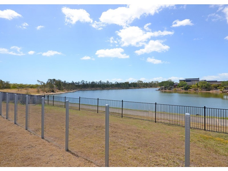 3 Mermaid Court, Eli Waters QLD 4655