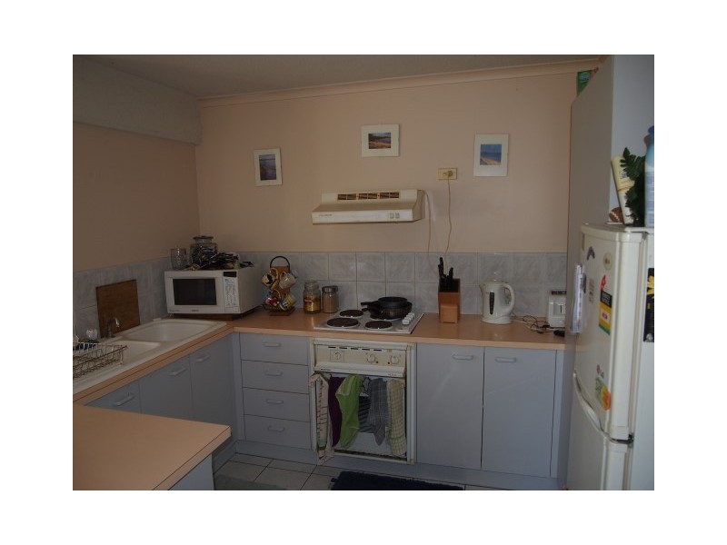 4/458 Esplanade, Torquay QLD 4655