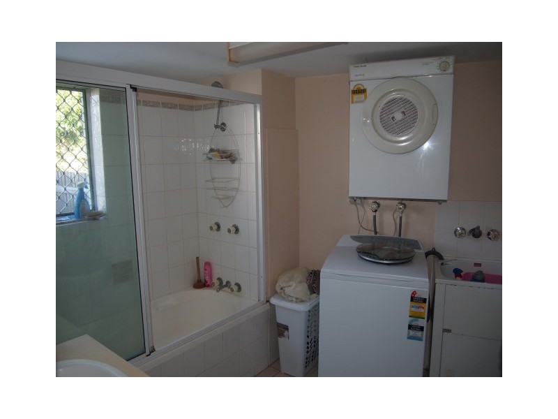 4/458 Esplanade, Torquay QLD 4655