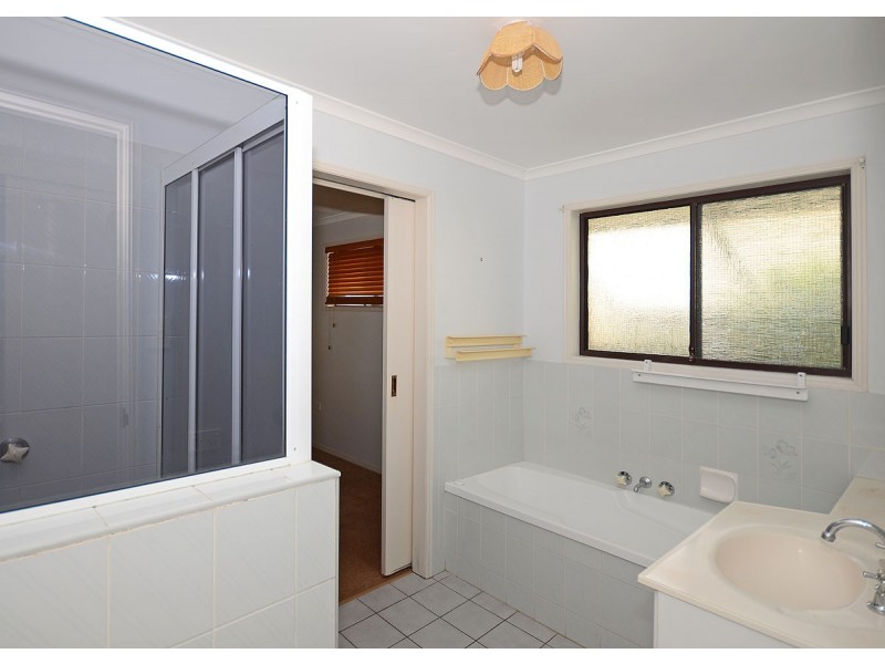 5 Bruce Street, Torquay QLD 4655