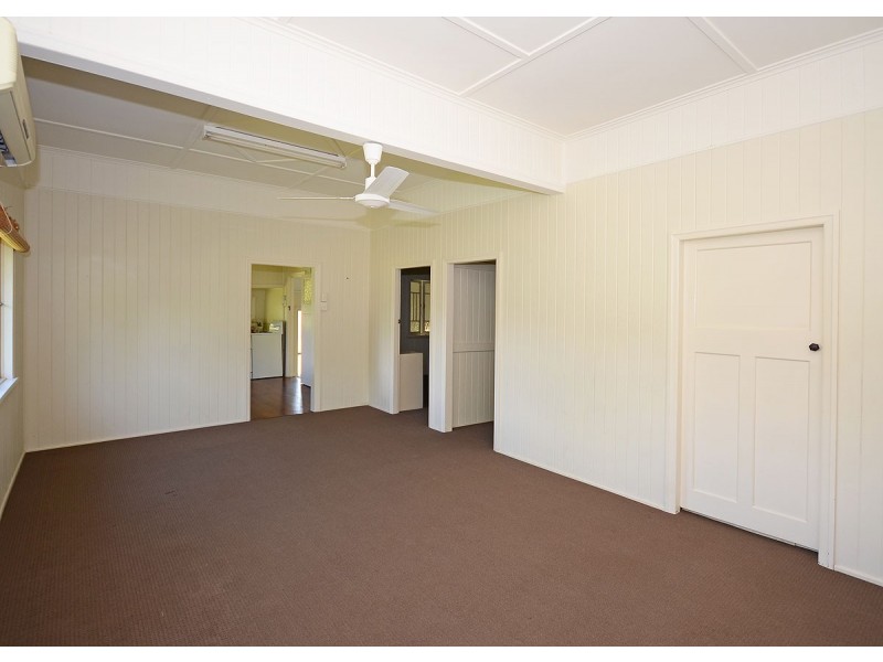 31 Beach Road, Pialba QLD 4655