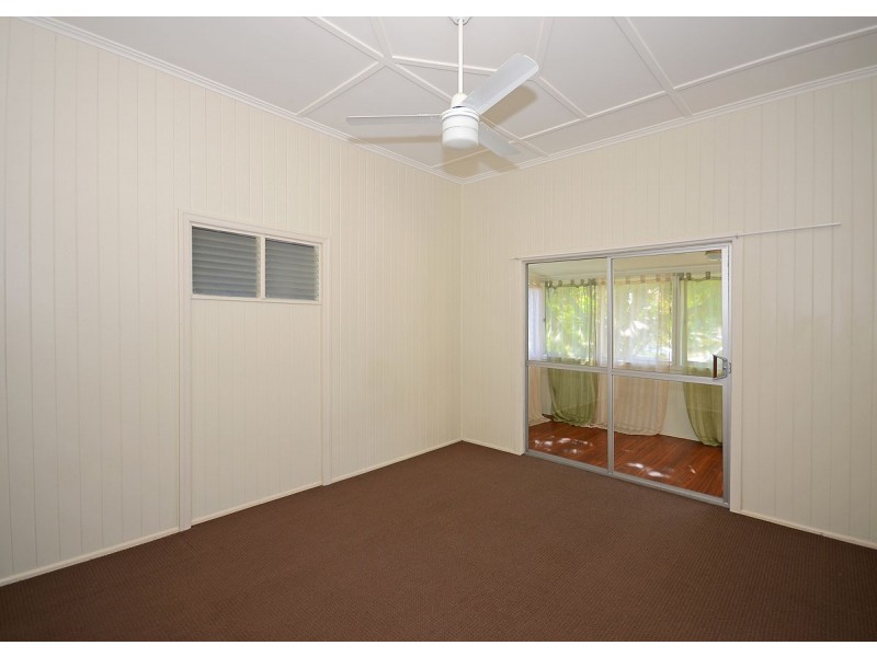 31 Beach Road, Pialba QLD 4655