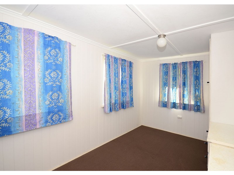 31 Beach Road, Pialba QLD 4655