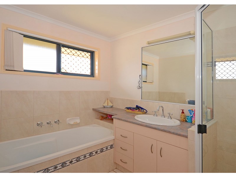 19 Heather Way, Urraween QLD 4655