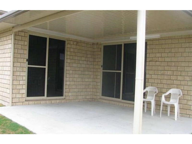 11 Whipbird Court, Urangan QLD 4655