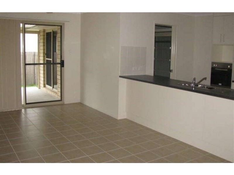 11 Whipbird Court, Urangan QLD 4655