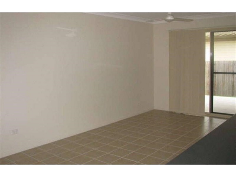 11 Whipbird Court, Urangan QLD 4655