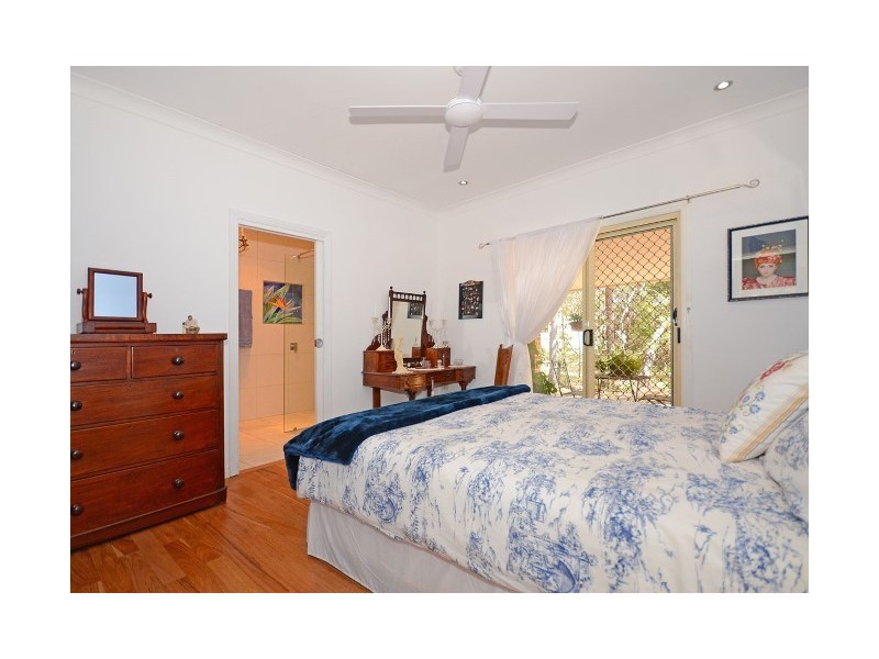 34 Senor Avenue, Urangan QLD 4655