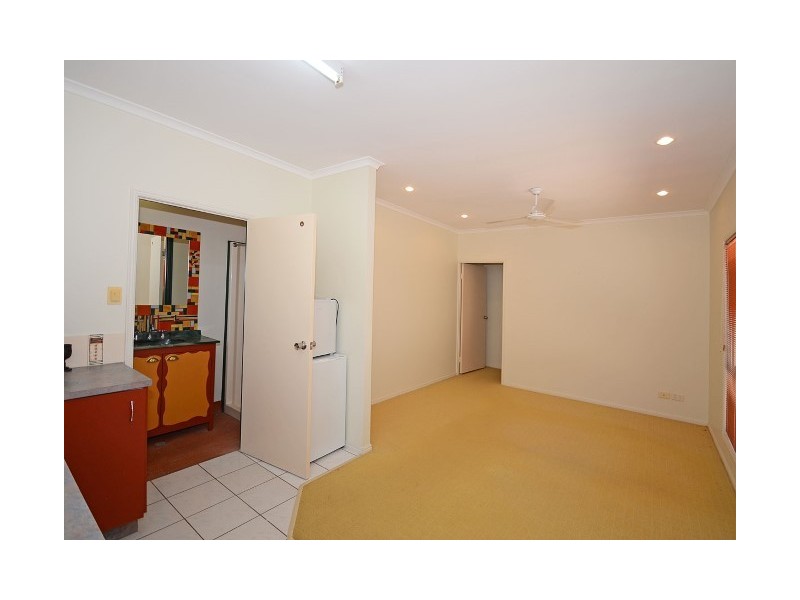34 Senor Avenue, Urangan QLD 4655