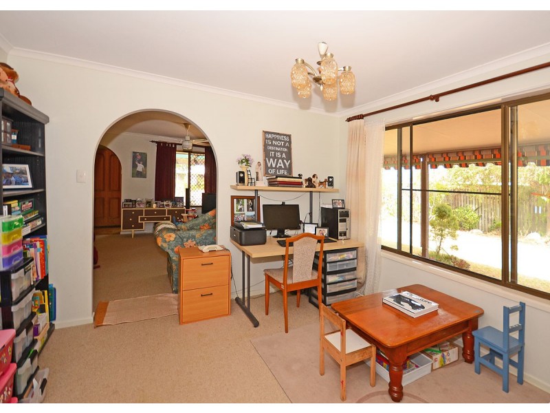 16 Paul Drive, Point Vernon QLD 4655