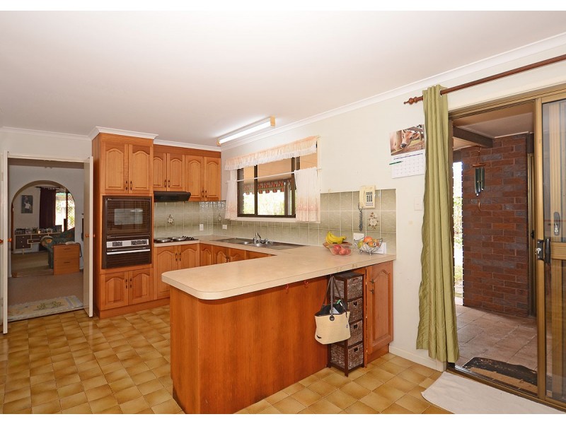 16 Paul Drive, Point Vernon QLD 4655
