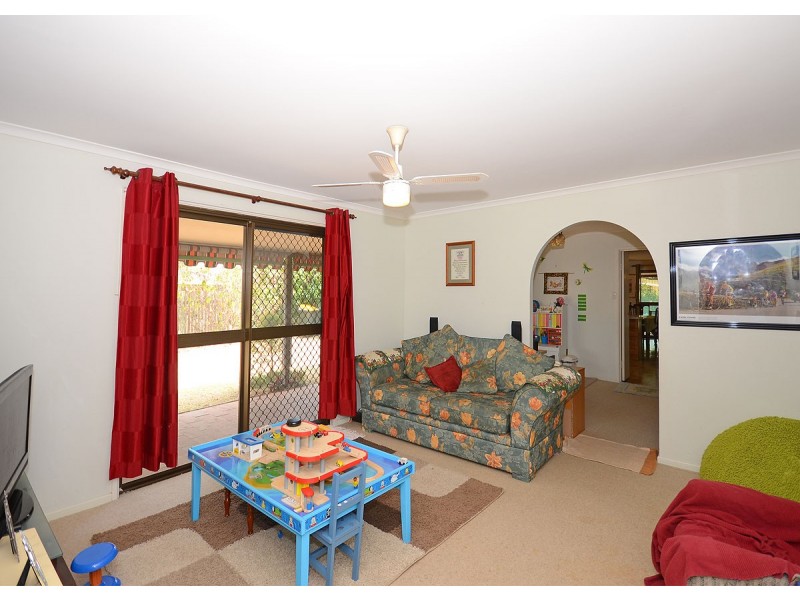 16 Paul Drive, Point Vernon QLD 4655