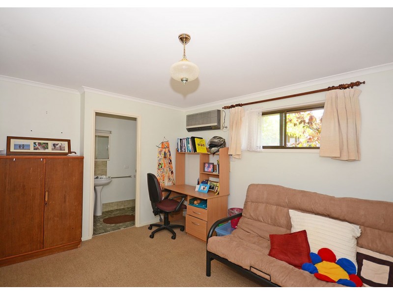 16 Paul Drive, Point Vernon QLD 4655