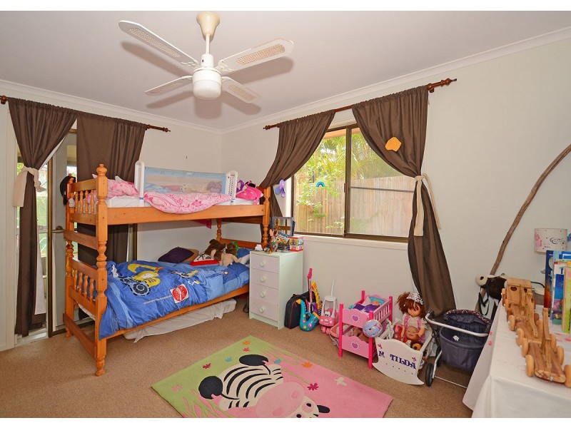16 Paul Drive, Point Vernon QLD 4655