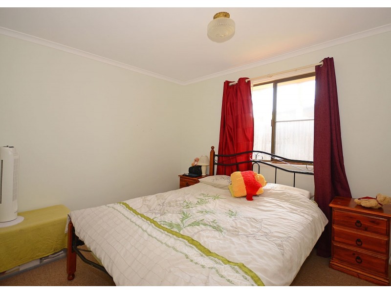 16 Paul Drive, Point Vernon QLD 4655