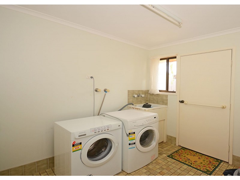 16 Paul Drive, Point Vernon QLD 4655