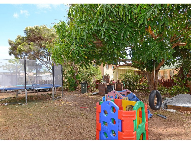 16 Paul Drive, Point Vernon QLD 4655