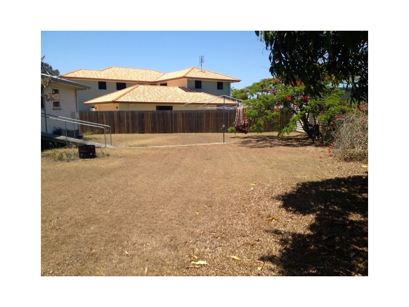 42 Esplanade, Point Vernon QLD 4655