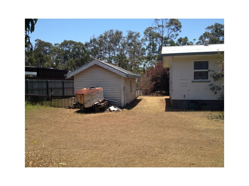42 Esplanade, Point Vernon QLD 4655