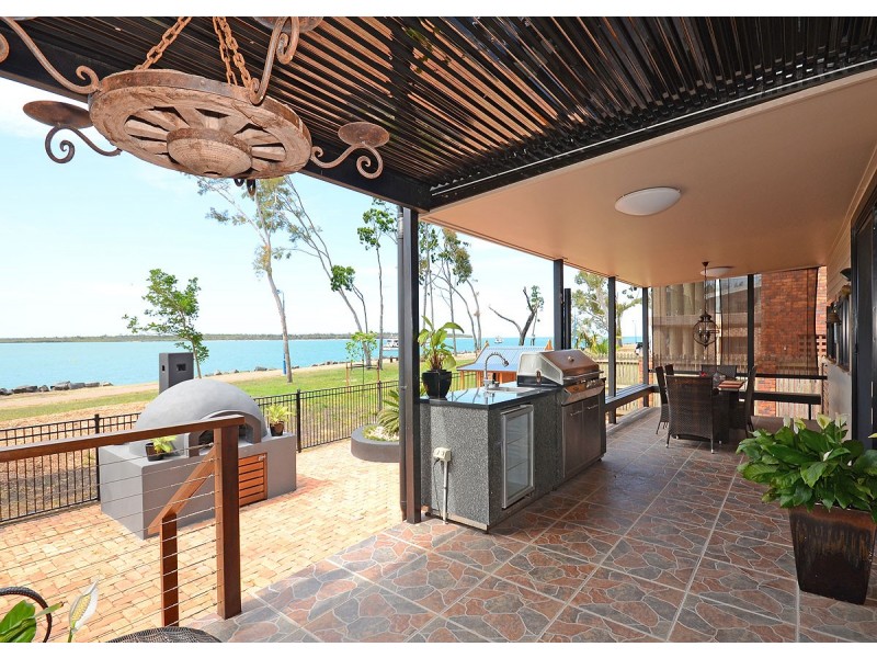 2 Burrum Street, Burrum Heads QLD 4659