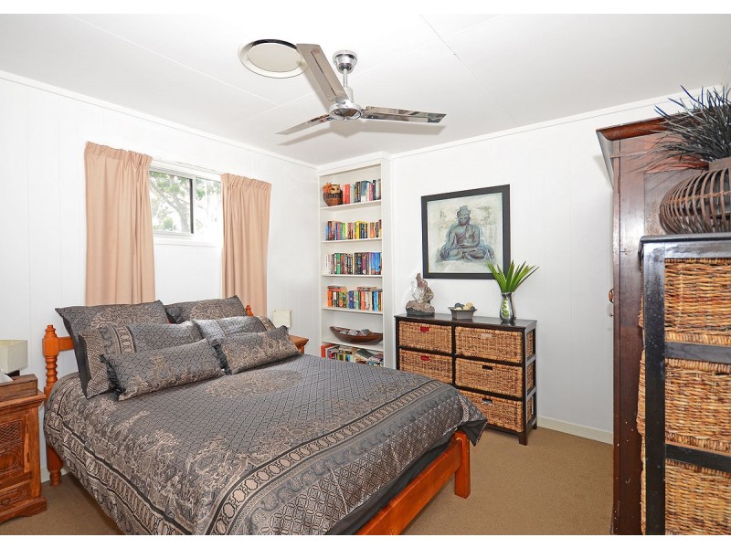 2 Burrum Street, Burrum Heads QLD 4659