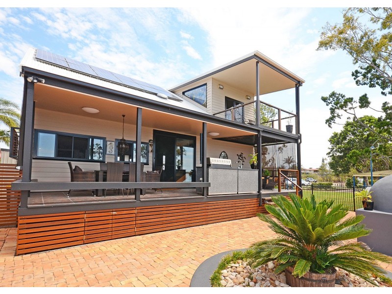 2 Burrum Street, Burrum Heads QLD 4659