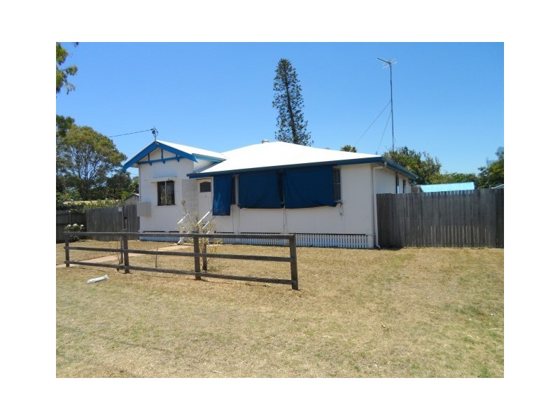 16 KING STREET, Urangan QLD 4655
