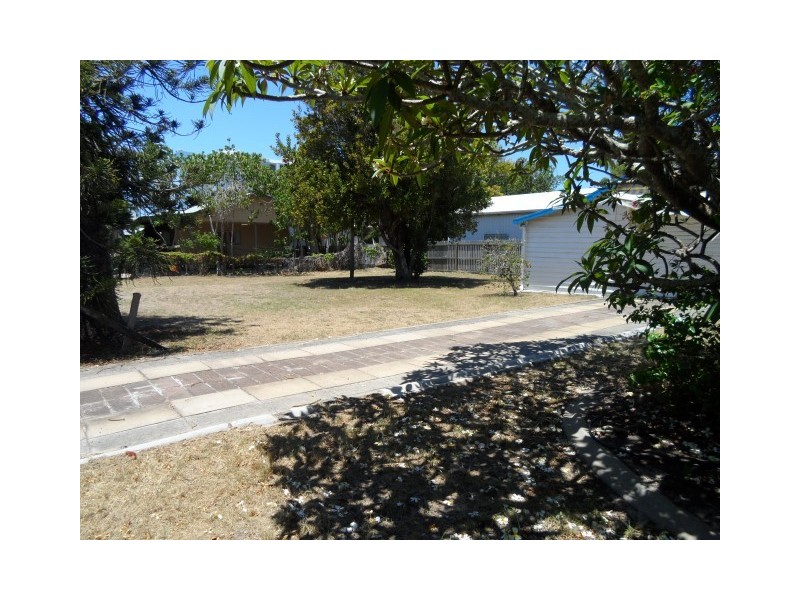 16 KING STREET, Urangan QLD 4655