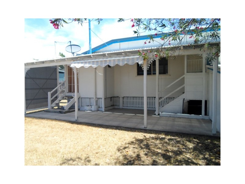 16 KING STREET, Urangan QLD 4655
