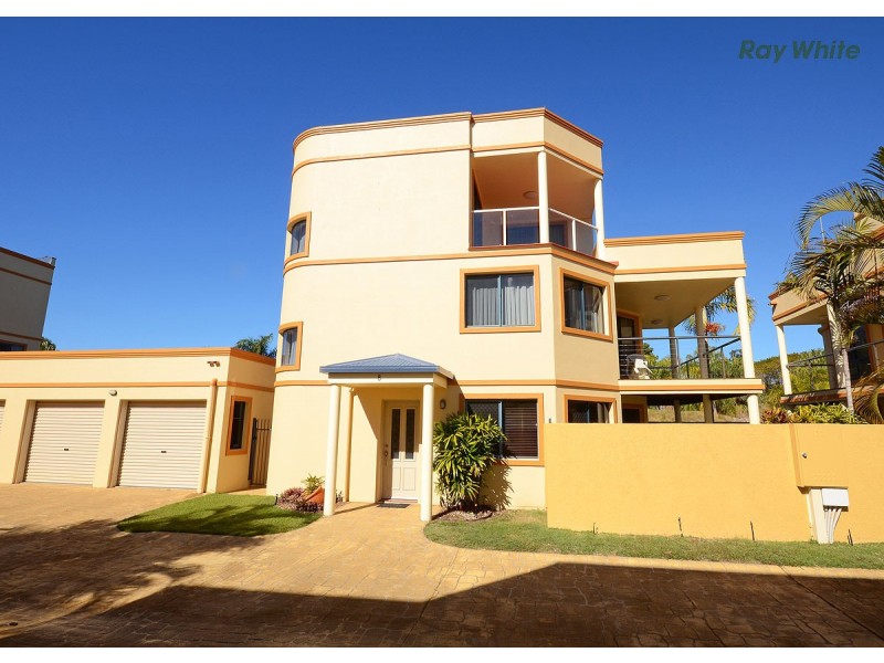 8/33 Elizabeth Street, Urangan QLD 4655