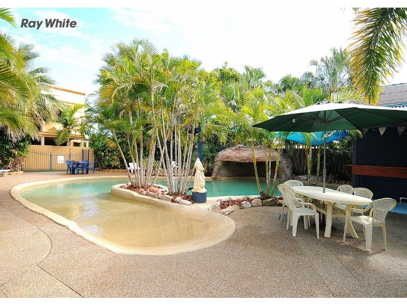 8/33 Elizabeth Street, Urangan QLD 4655