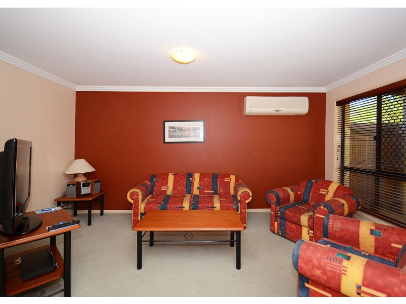 8/33 Elizabeth Street, Urangan QLD 4655