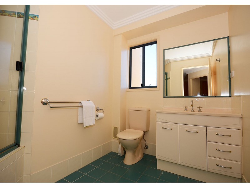 8/33 Elizabeth Street, Urangan QLD 4655