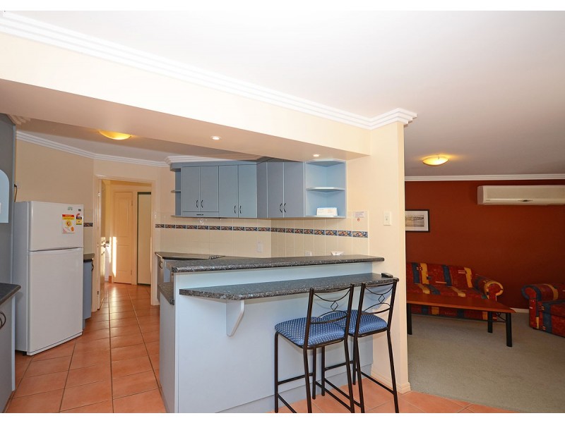 8/33 Elizabeth Street, Urangan QLD 4655