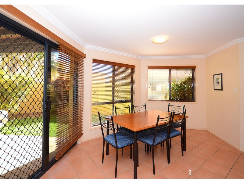 8/33 Elizabeth Street, Urangan QLD 4655