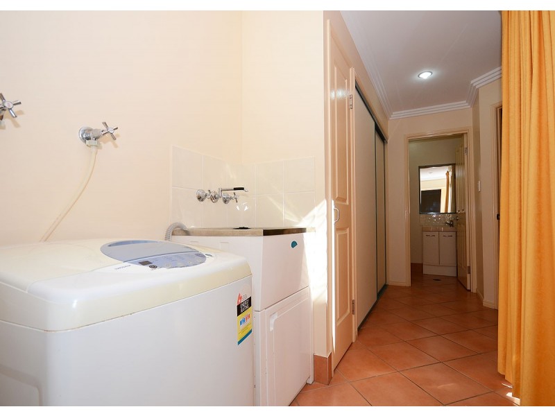 8/33 Elizabeth Street, Urangan QLD 4655