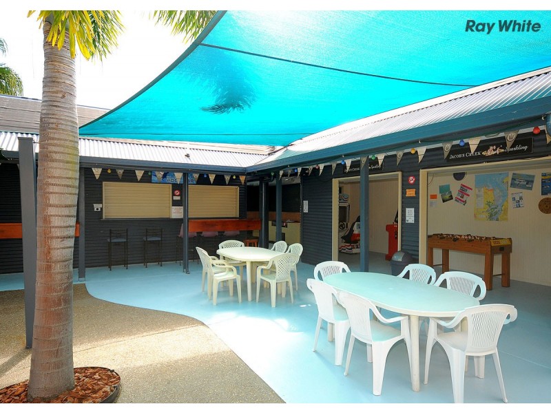 8/33 Elizabeth Street, Urangan QLD 4655