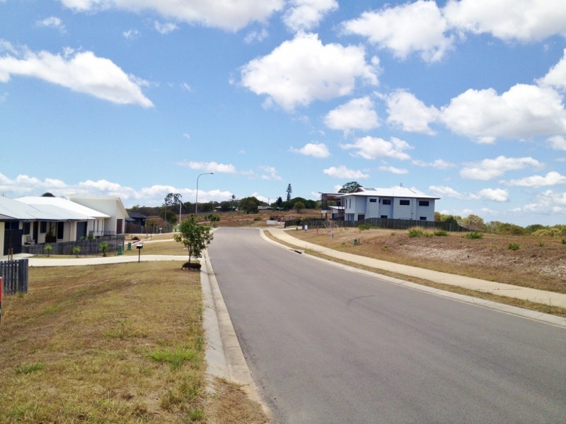 11 Sandy View Drive, Nikenbah QLD 4655