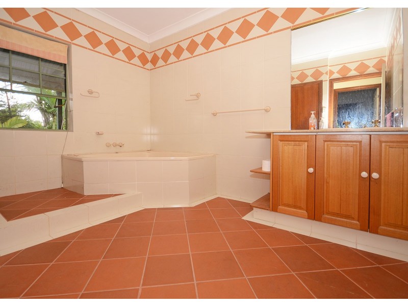 55 Washington Dr, Wondunna QLD 4655
