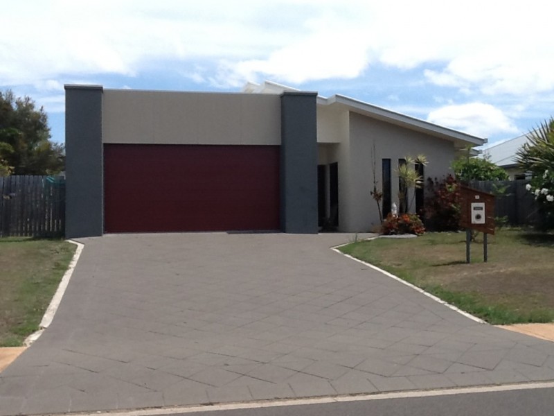 8 Bayswater Drive, Urraween QLD 4655