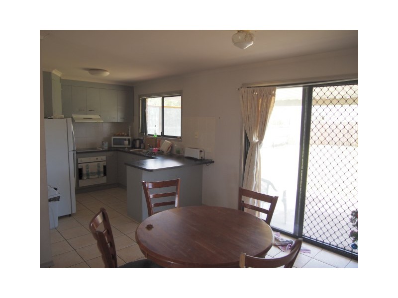 15 Wodalla Mew, Point Vernon QLD 4655
