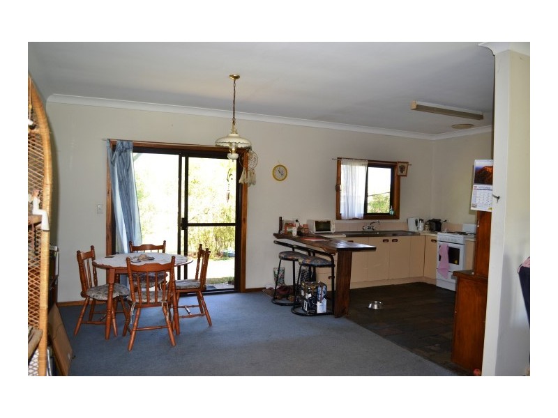 1 Preston Street, Point Vernon QLD 4655