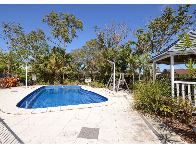 3 Greta Court, Urangan QLD 4655