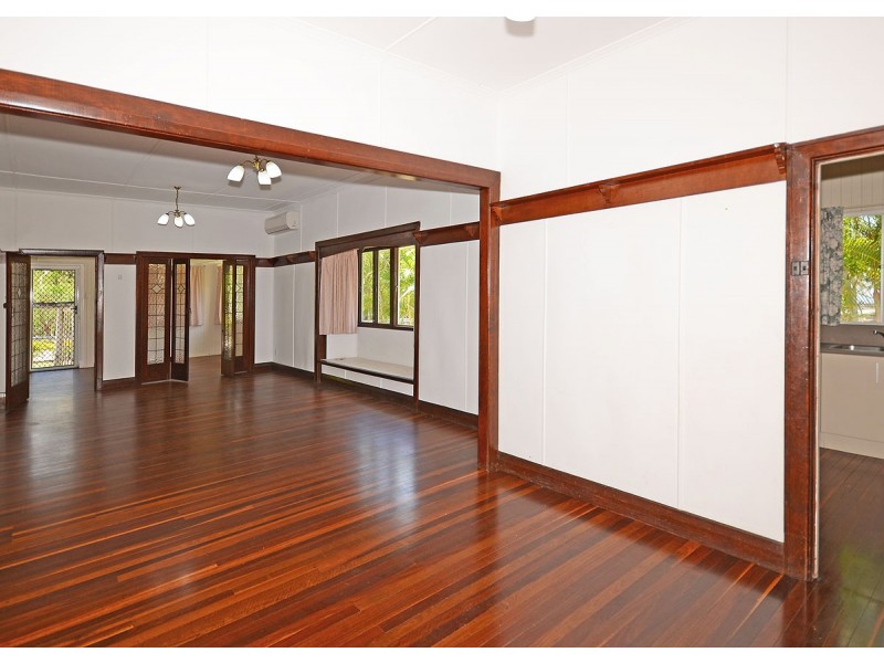 2 Charles Street, Pialba QLD 4655