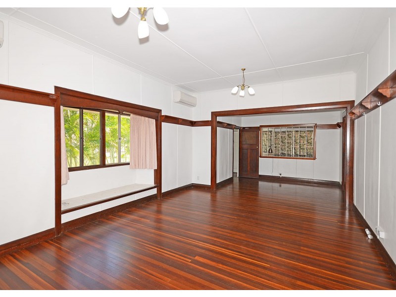 2 Charles Street, Pialba QLD 4655