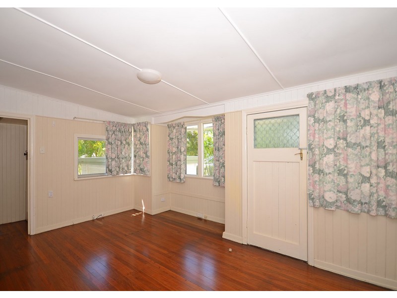 2 Charles Street, Pialba QLD 4655