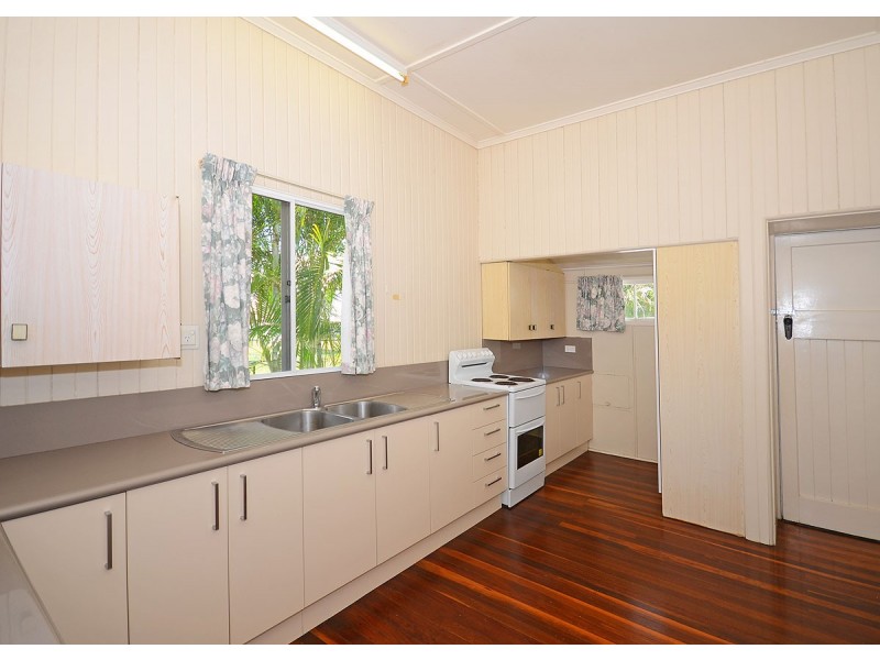 2 Charles Street, Pialba QLD 4655